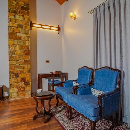 Neelesh Inn- A Luxury Lake View Hotel- 20 Kms From Nainital Bhīm Tāl Dış mekan fotoğraf