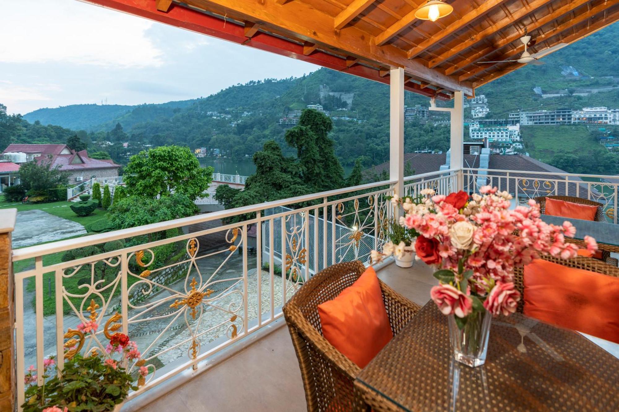 Neelesh Inn- A Luxury Lake View Hotel- 20 Kms From Nainital Bhīm Tāl Dış mekan fotoğraf
