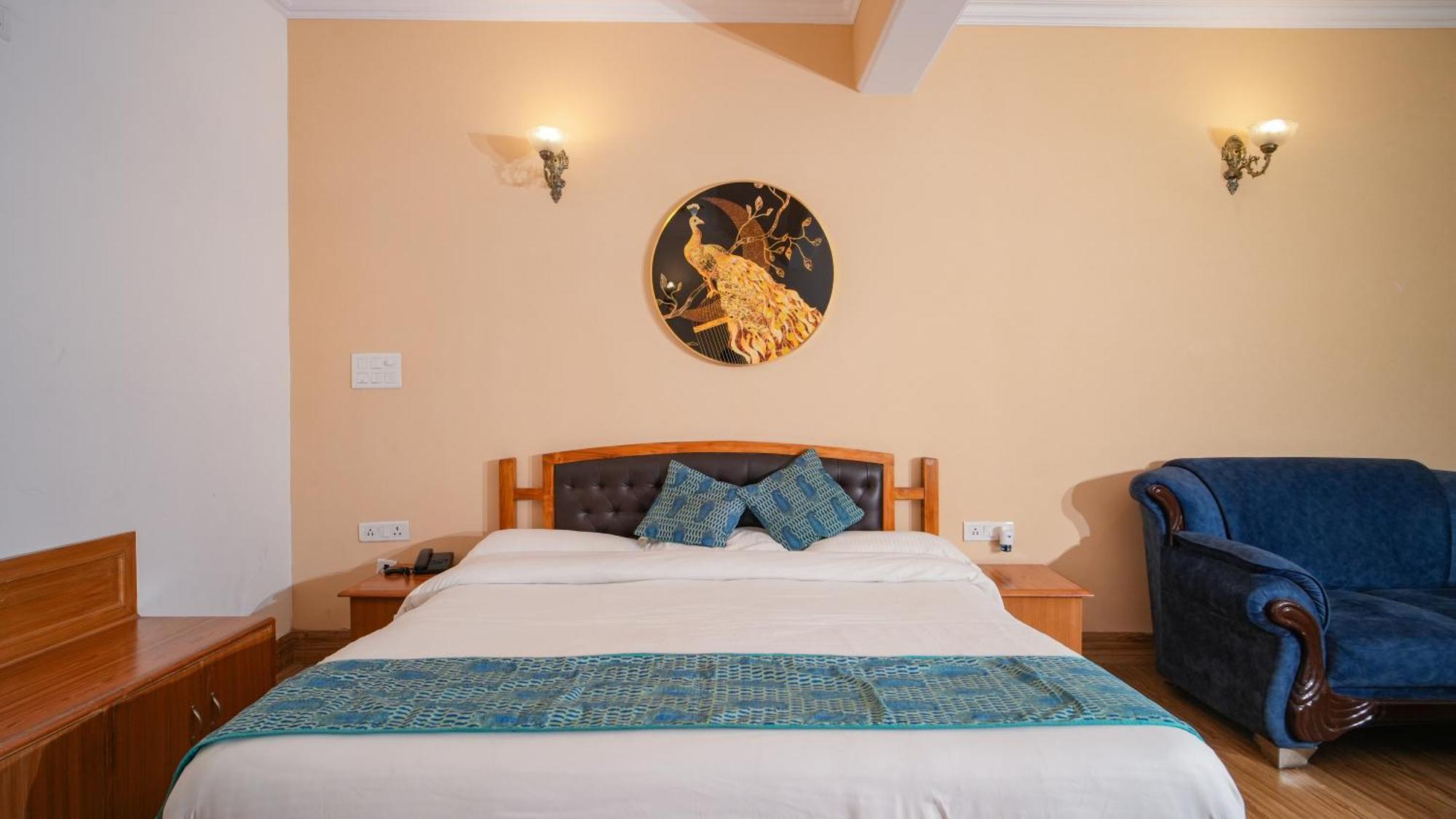 Neelesh Inn- A Luxury Lake View Hotel- 20 Kms From Nainital Bhīm Tāl Dış mekan fotoğraf