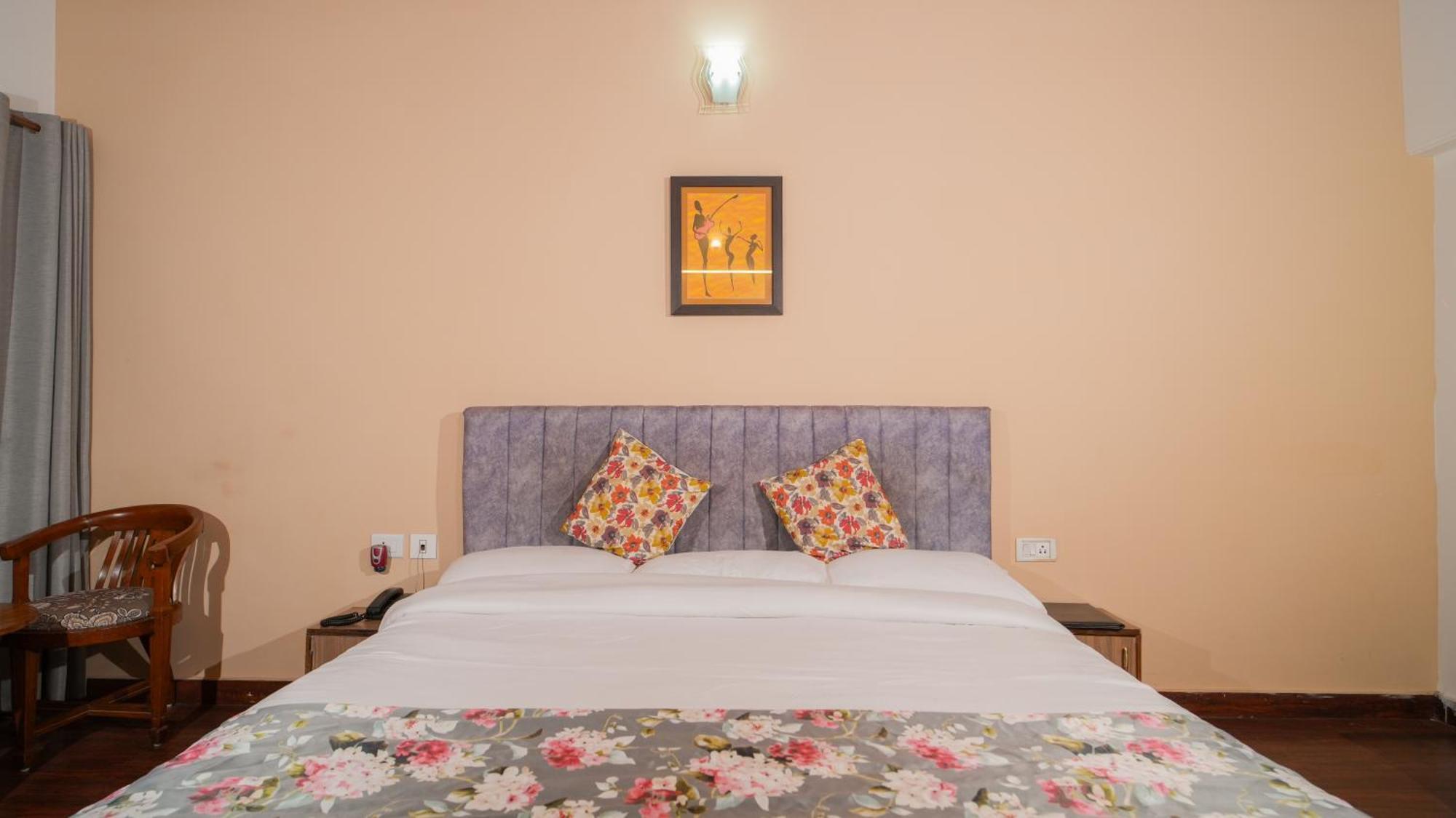 Neelesh Inn- A Luxury Lake View Hotel- 20 Kms From Nainital Bhīm Tāl Dış mekan fotoğraf