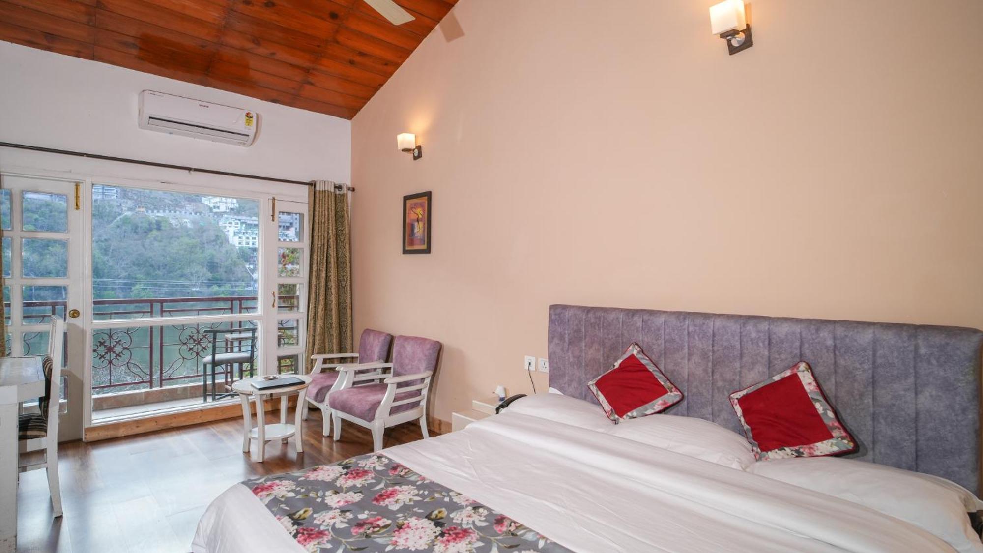 Neelesh Inn- A Luxury Lake View Hotel- 20 Kms From Nainital Bhīm Tāl Dış mekan fotoğraf