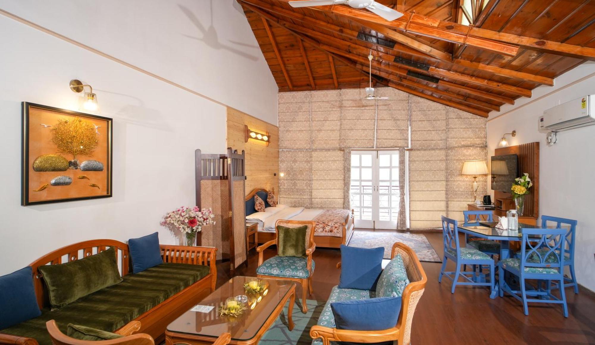 Neelesh Inn- A Luxury Lake View Hotel- 20 Kms From Nainital Bhīm Tāl Dış mekan fotoğraf