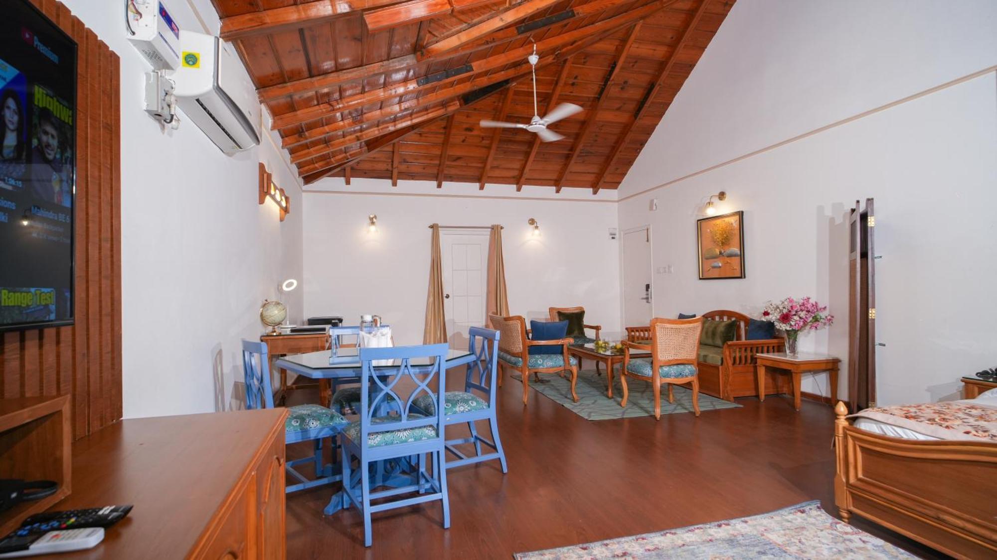 Neelesh Inn- A Luxury Lake View Hotel- 20 Kms From Nainital Bhīm Tāl Dış mekan fotoğraf