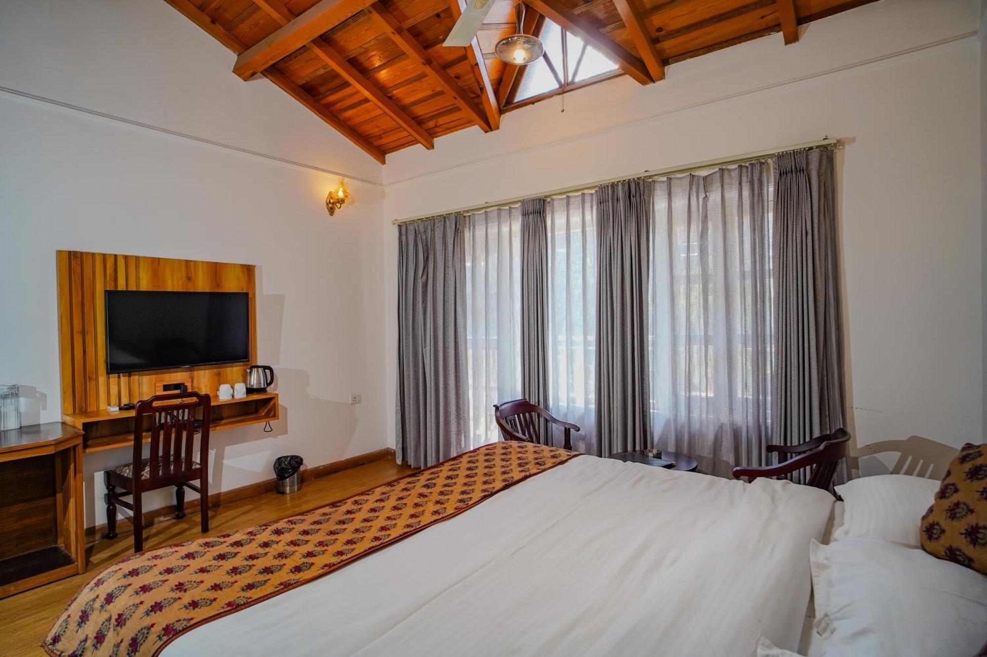 Neelesh Inn- A Luxury Lake View Hotel- 20 Kms From Nainital Bhīm Tāl Dış mekan fotoğraf