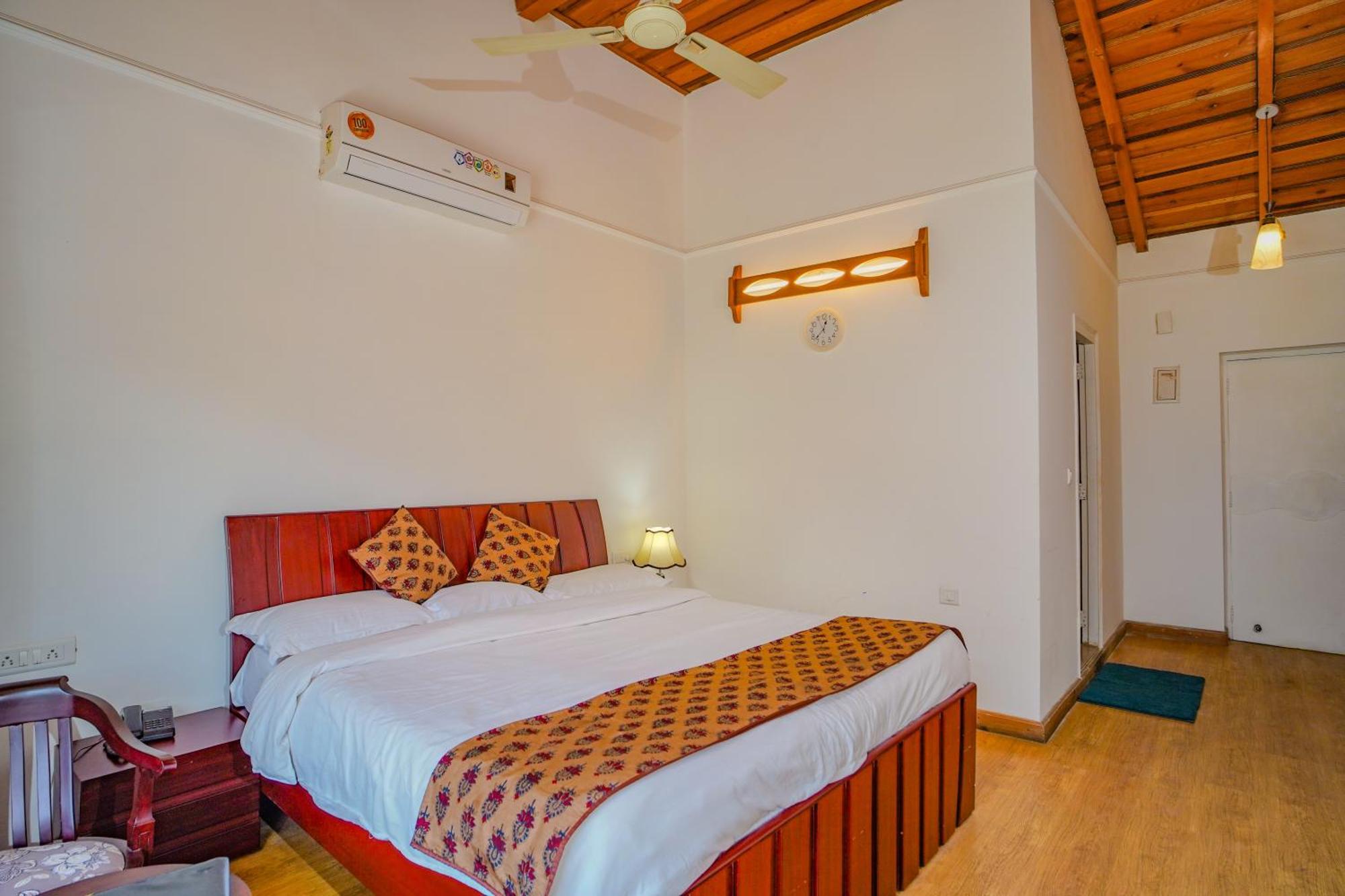 Neelesh Inn- A Luxury Lake View Hotel- 20 Kms From Nainital Bhīm Tāl Dış mekan fotoğraf