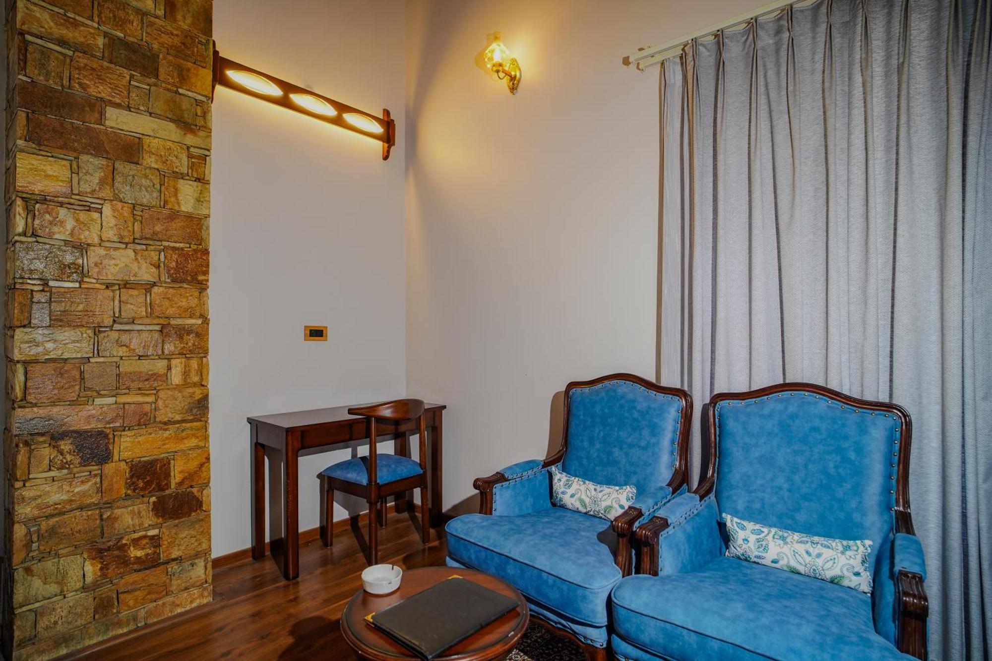 Neelesh Inn- A Luxury Lake View Hotel- 20 Kms From Nainital Bhīm Tāl Dış mekan fotoğraf