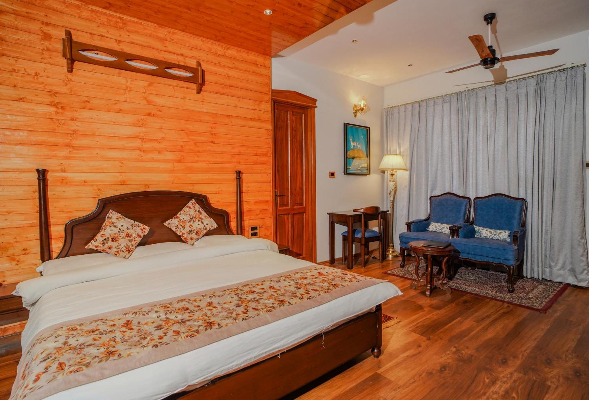 Neelesh Inn- A Luxury Lake View Hotel- 20 Kms From Nainital Bhīm Tāl Dış mekan fotoğraf