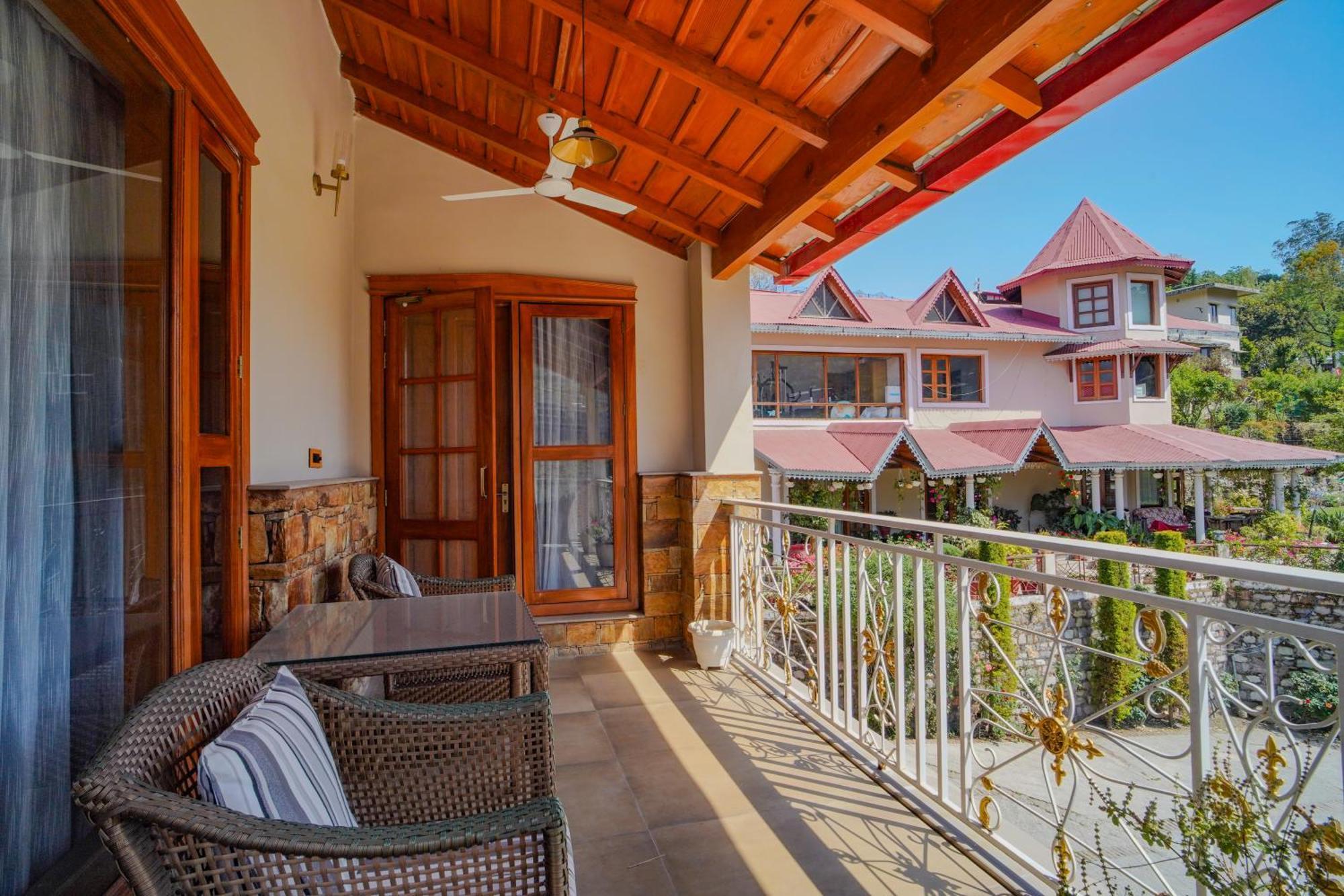 Neelesh Inn- A Luxury Lake View Hotel- 20 Kms From Nainital Bhīm Tāl Dış mekan fotoğraf