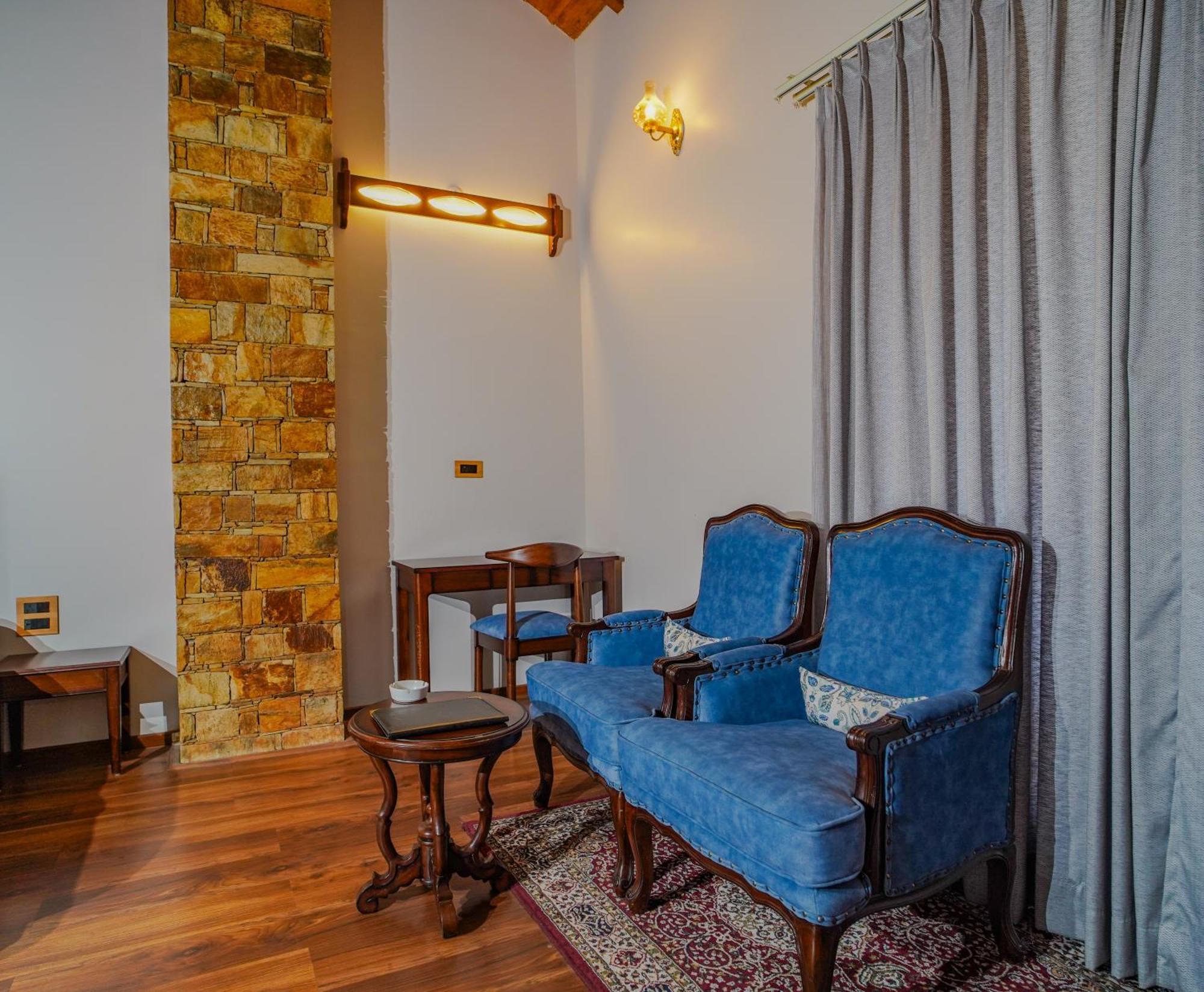 Neelesh Inn- A Luxury Lake View Hotel- 20 Kms From Nainital Bhīm Tāl Dış mekan fotoğraf