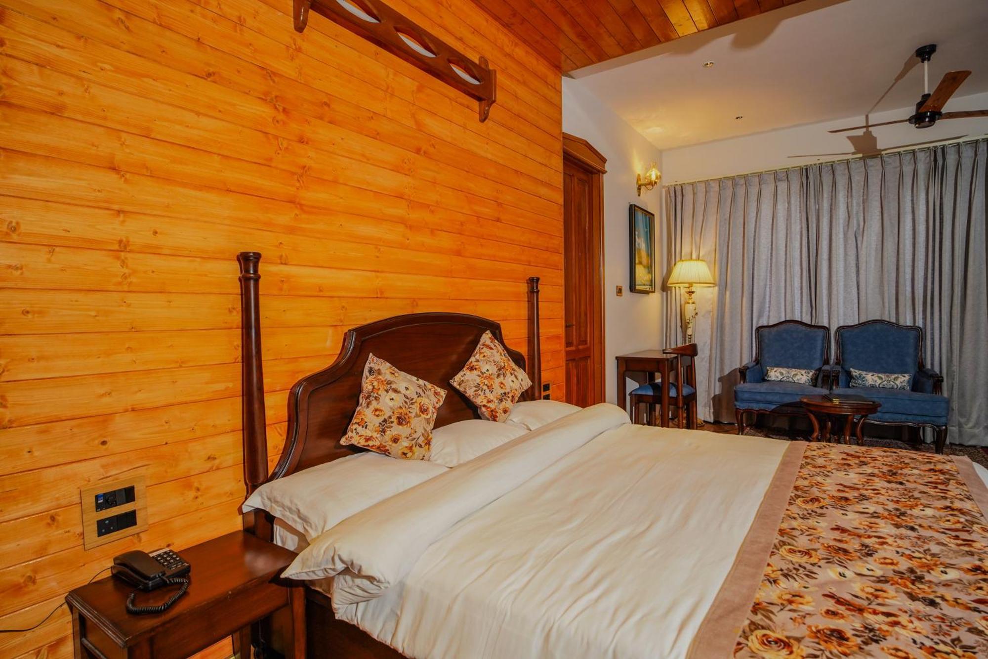 Neelesh Inn- A Luxury Lake View Hotel- 20 Kms From Nainital Bhīm Tāl Dış mekan fotoğraf