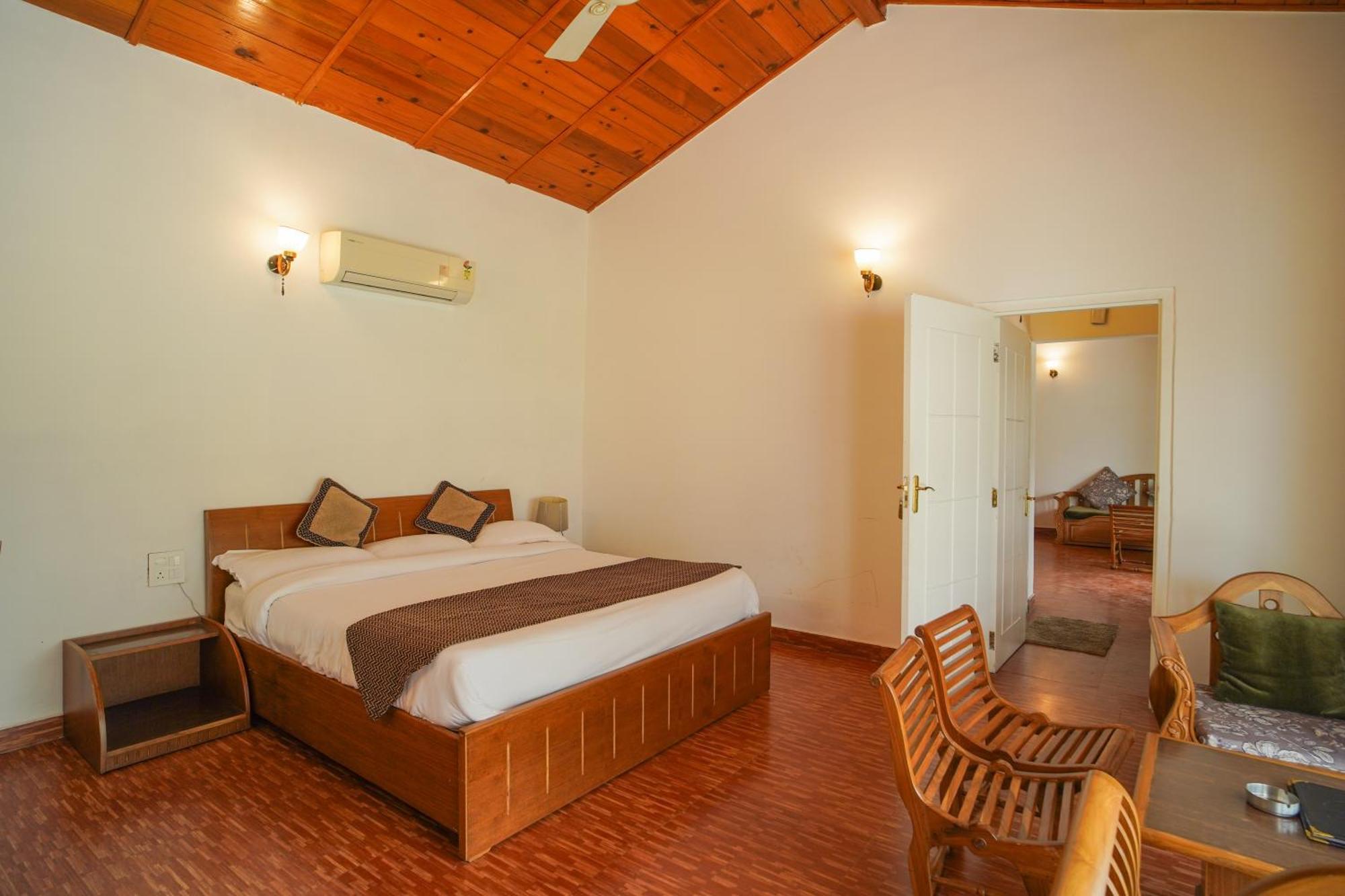 Neelesh Inn- A Luxury Lake View Hotel- 20 Kms From Nainital Bhīm Tāl Dış mekan fotoğraf