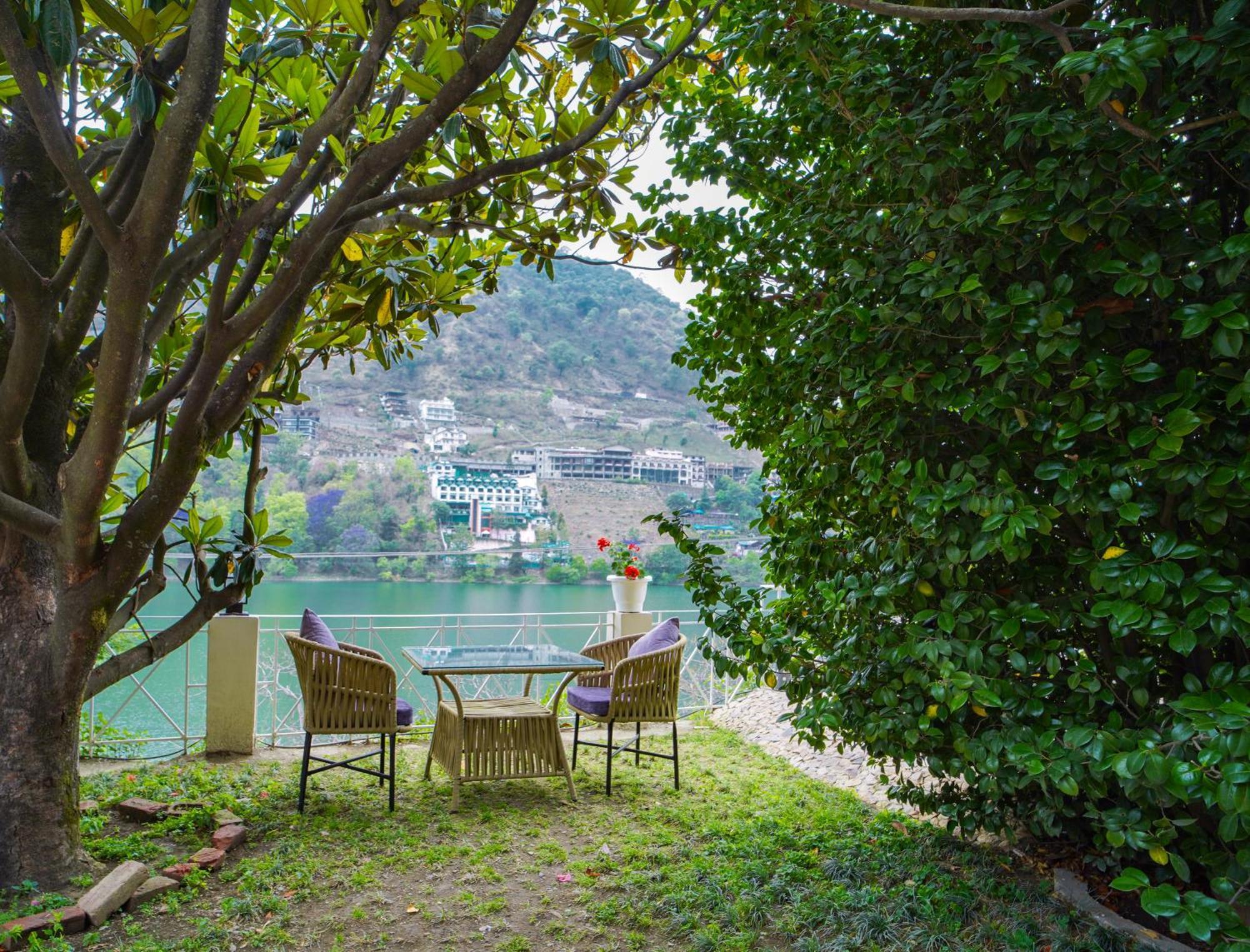 Neelesh Inn- A Luxury Lake View Hotel- 20 Kms From Nainital Bhīm Tāl Dış mekan fotoğraf