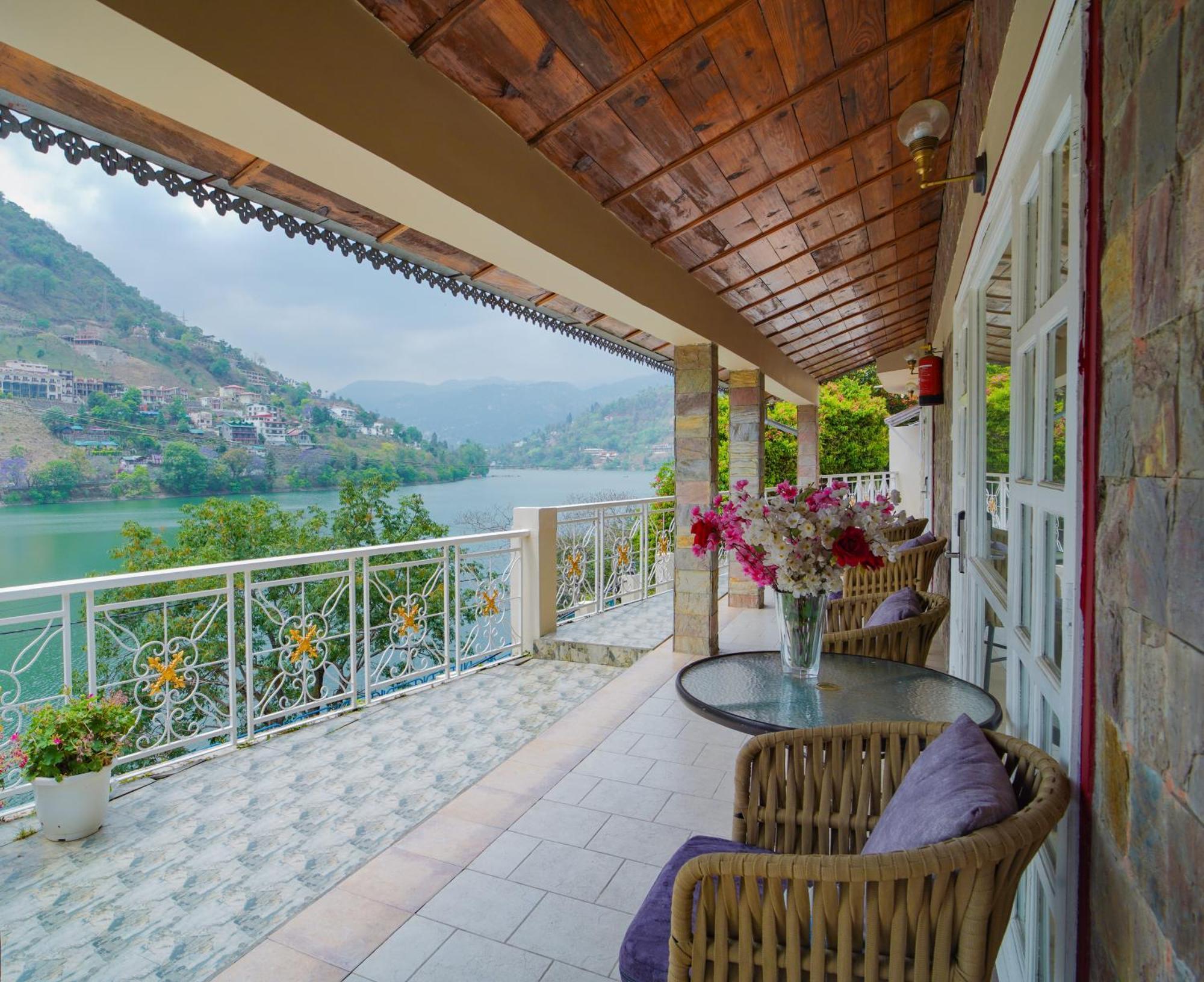 Neelesh Inn- A Luxury Lake View Hotel- 20 Kms From Nainital Bhīm Tāl Dış mekan fotoğraf