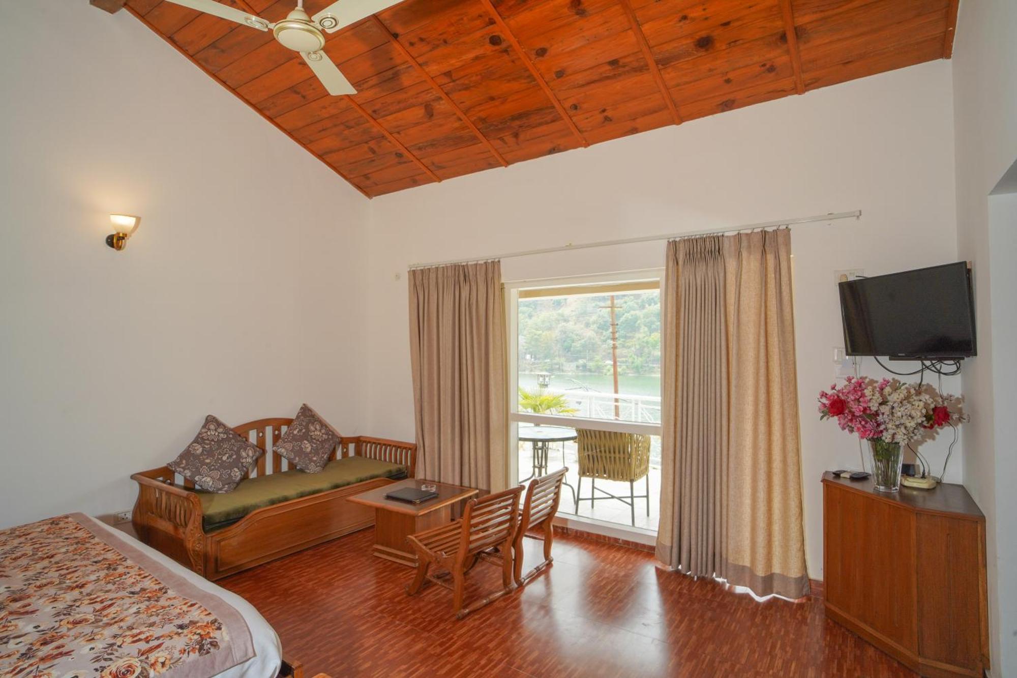 Neelesh Inn- A Luxury Lake View Hotel- 20 Kms From Nainital Bhīm Tāl Dış mekan fotoğraf