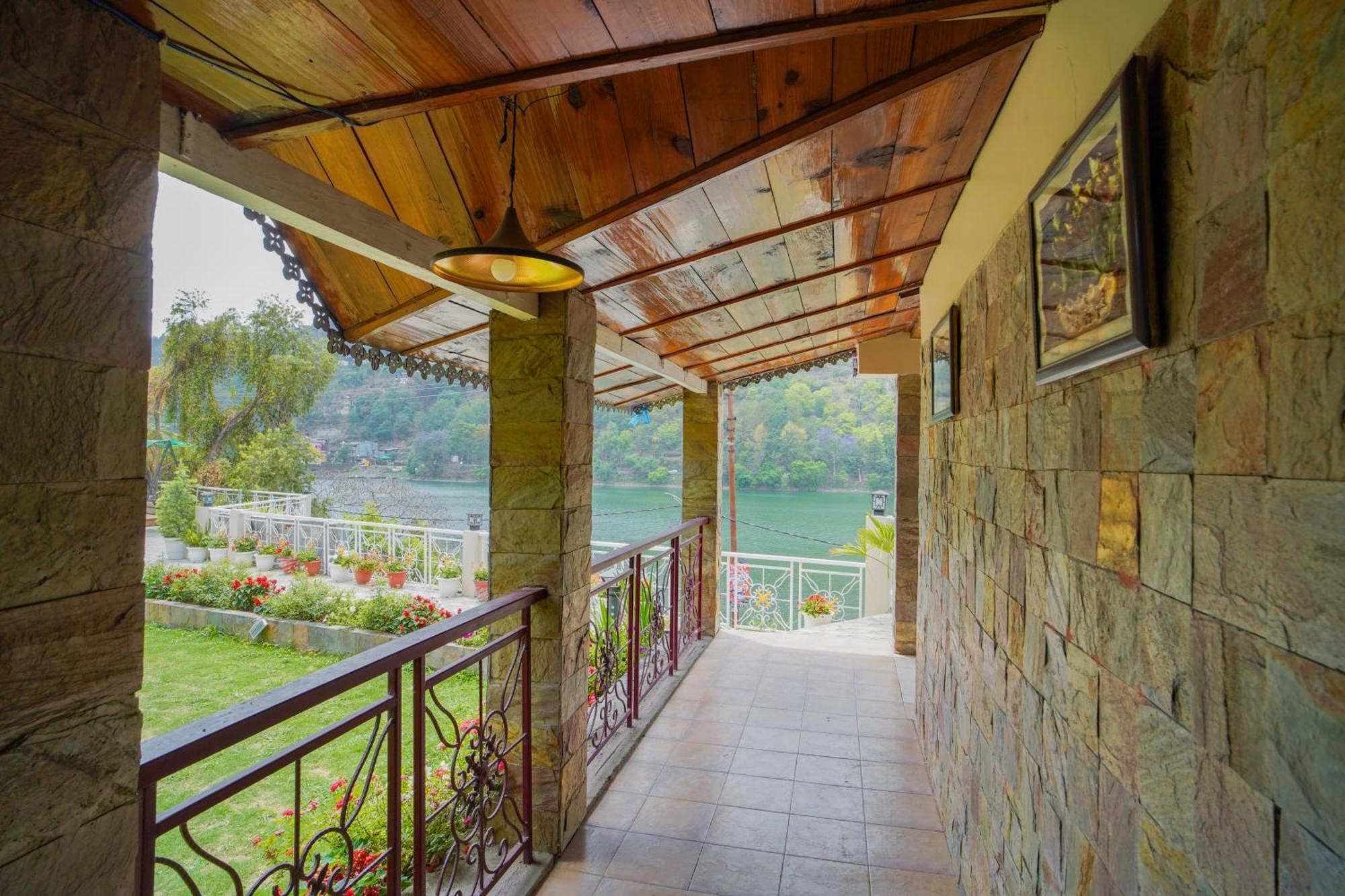 Neelesh Inn- A Luxury Lake View Hotel- 20 Kms From Nainital Bhīm Tāl Dış mekan fotoğraf